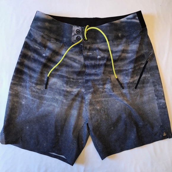 lululemon swim trunks